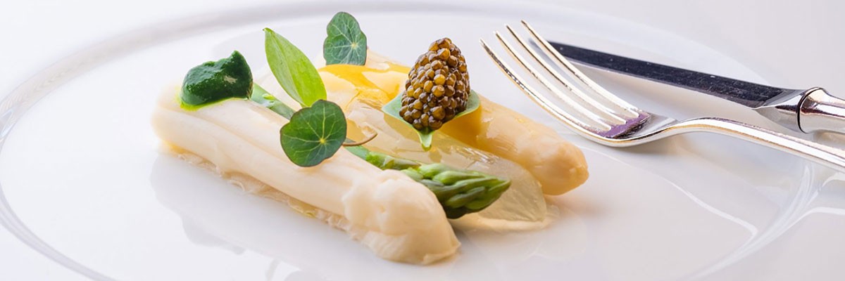 Hotel Restaurant Valuas - Asparagus season